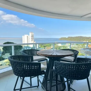 ALUGA-SE ANUAL COBERTURA NA TRANQUILA E LINDA PRAIA DE CABEÇUDAS EM ITAJAÍ/SC ALUGA-SE ANUAL COBERTURA NA TRANQUILA E LINDA PRAIA DE CABEÇUDAS EM ITAJAÍ/SC