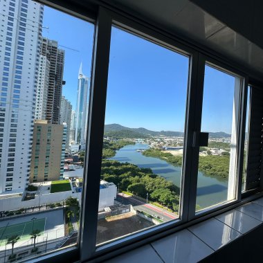 ALUGA-SE ANUAL APARTAMENTO MOBILADO NA BARRA SUL EM BALNEÁRIO CAMBORIÚ/SC
