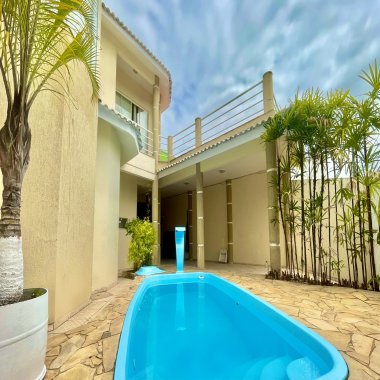 🏡✨ ALUGA-SE ANUAL | CASA COM PISCINA NO CENTRO DE BALNEÁRIO CAMBORIÚ/SC ✨🏡 🏡✨ ALUGA-SE ANUAL | CASA COM PISCINA NO CENTRO DE BALNEÁRIO CAMBORIÚ/SC ✨🏡